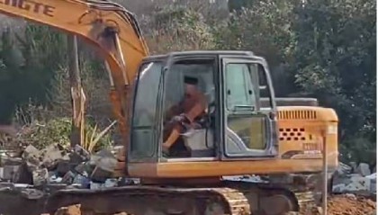 印乐法师接掌少林寺：曾拒绝评论少林寺商业化，主张农禅并重，会开挖掘机