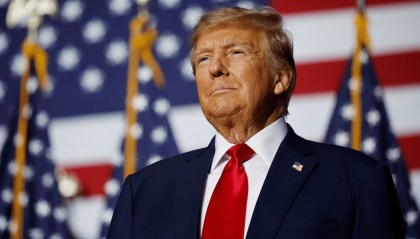 锁定美国大选胜局的特朗普:依靠年轻男性选民支持,有华尔街大佬“两边下注”