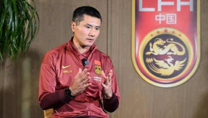 邵佳一：国足选材标准不排斥老队员 风格务实防守第一
