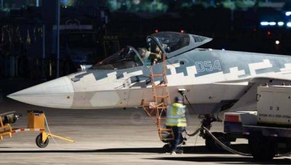 俄罗斯真实在!苏57拆下雷达罩,弹舱打开随便看,背后用意不一般