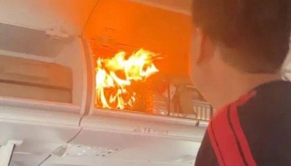 国航公布“机舱锂电池自燃”赔偿方案!亲历者:“火星子溅到头顶”