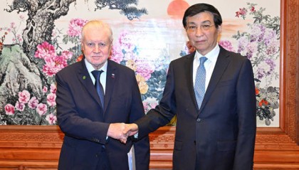 王沪宁会见俄罗斯公正俄罗斯党干部考察团（2025-12-08）