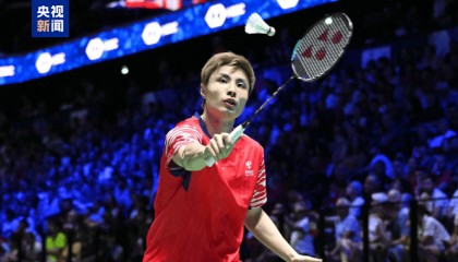 石宇奇晋级羽毛球世锦赛男单16强
