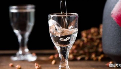 年份酒和陈年酒有什么区别？