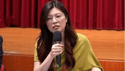 当选国民党主席后,郑丽文连夜喊话民进党:让两岸不再有战火!