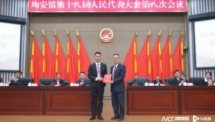 佛山一镇党委副书记，当选镇人大主席