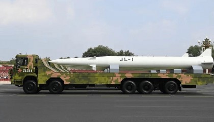 “惊雷-1”空基远程导弹震撼亮相，台退将：解放军“核三位一体”最后一块拼图拼上了