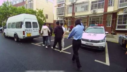 上海一市民拒收快递点了短信链接，银行账户被划走上百万元