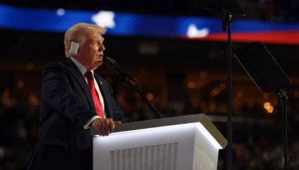 不服美国的国家出现了，宣布对美征50%关税，特朗普担忧的来了