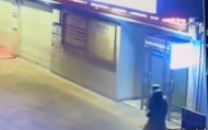 贵州一老人银行卡丢失，监控拍到一长裙“女子”深夜ATM机取走40余万元；民警识破其为男扮女装，均在11点到凌晨1点间同一银行取现，已刑拘