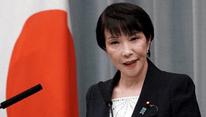 高市早苗对华喊话，给了两个选择，话音刚落，中国12条航线取消赴日！