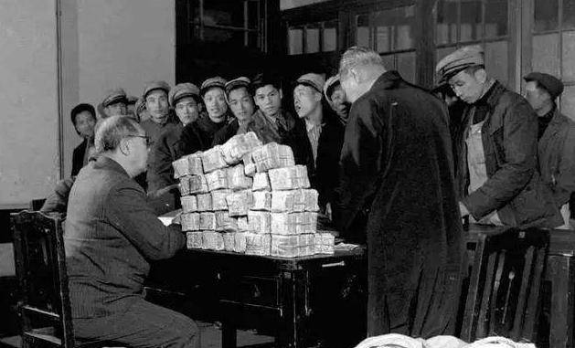 民国时期，国军一个上将月薪多少？相当于现在多少人民币？