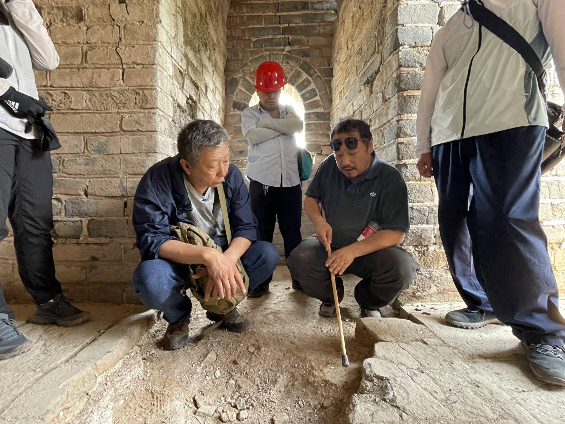箭扣长城五期保护修缮项目设计交底，专家介绍“治疗方案”