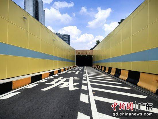 纵贯南北、下穿珠江 广州金光隧道通车