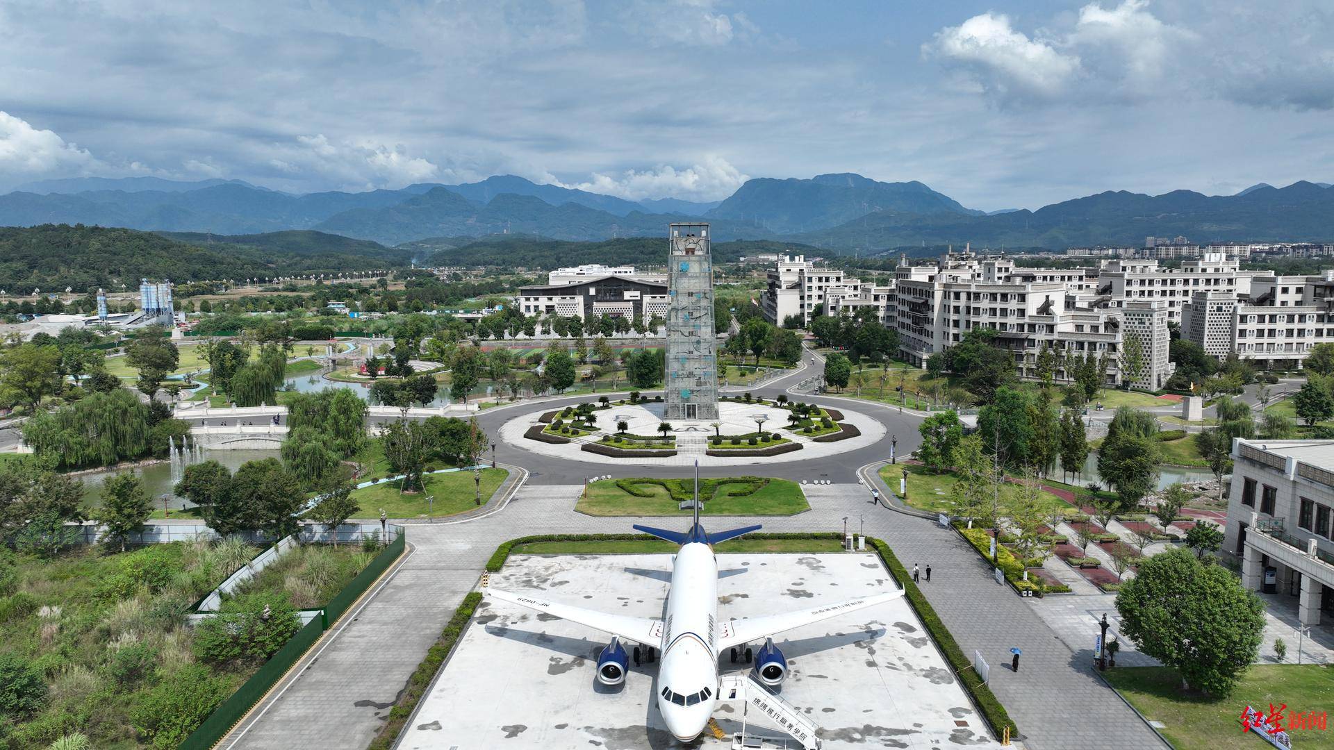 四川绵阳低空经济产业学院揭牌