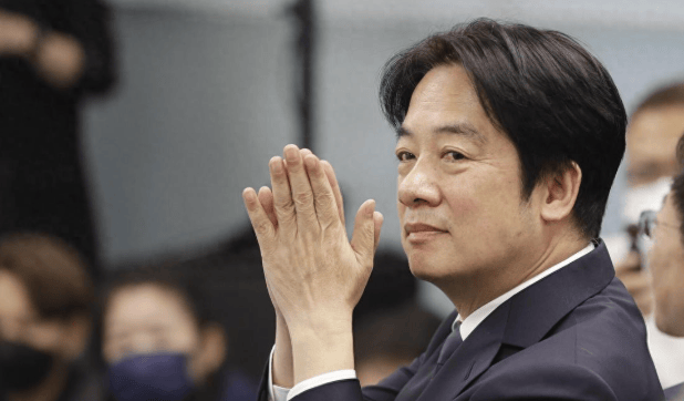 两岸大事谈妥！大陆2份邀请发往台湾地区，微妙时刻，美专机降落北京