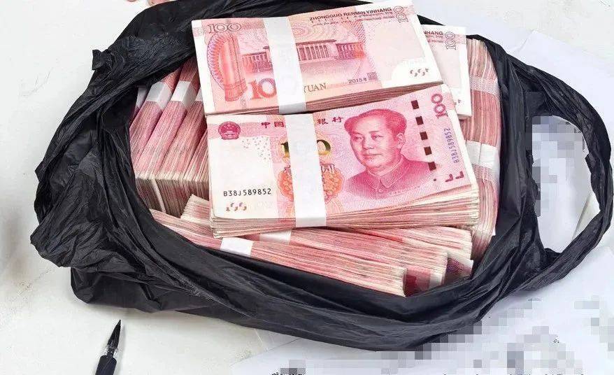 “警官，我签了保密协议，我真的不能说！”
