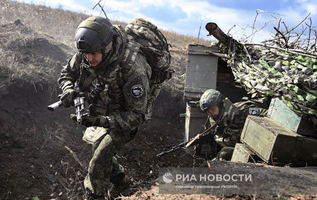 乌克兰绝望溃败,俄军包围战略奏效!300名敢死队攻占红军城,泽连斯基却在声称“胜利”