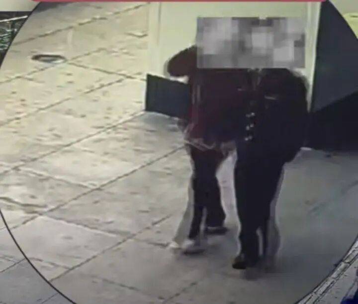 男子身着“上将军装”,声称“身份保密”,警方:何某某编造军人身份被拘留,“为在新女友面前塑造良好形象”