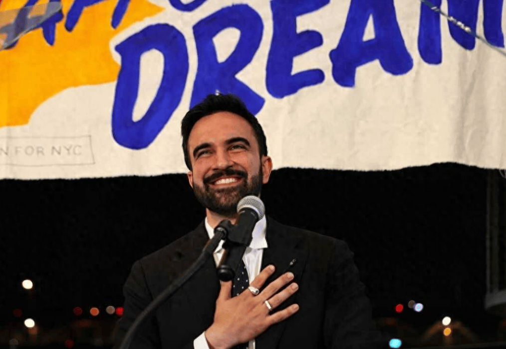 纽约市长：我就是移民，有本事把我赶走！特朗普：你接受恐怖分子资助，进监狱吧！