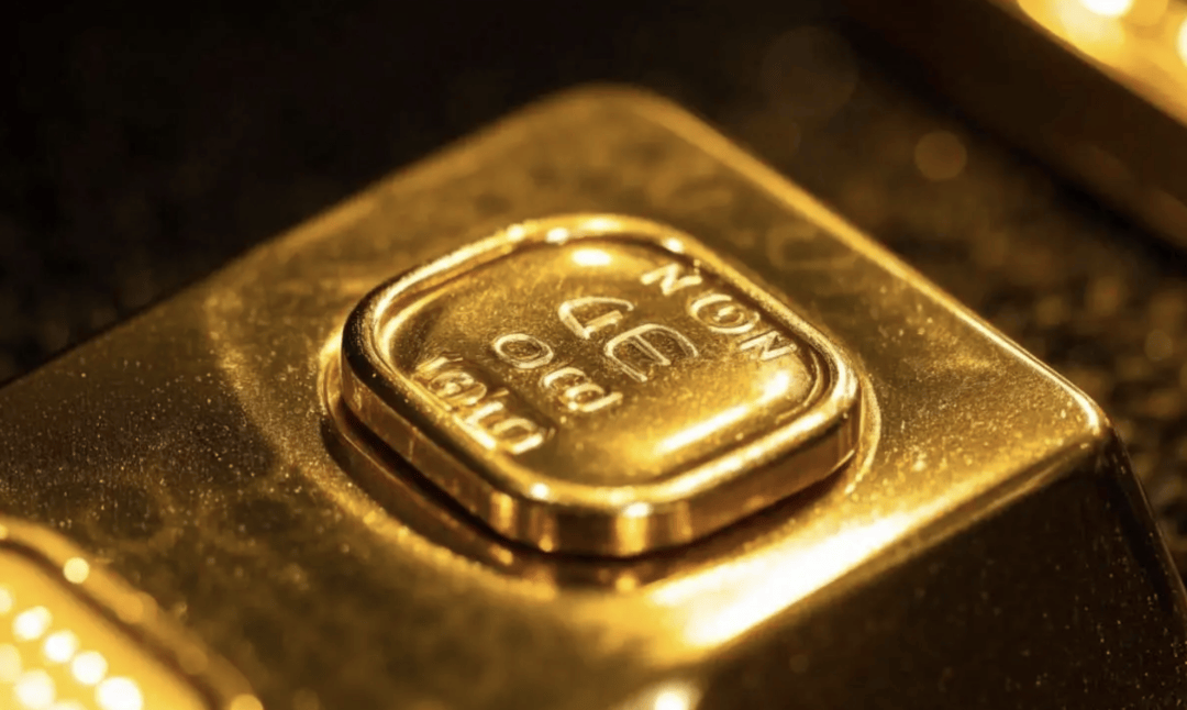 金价“大跳水”！国际金价跌麻了，国内金饰四连跌，该入手吗？