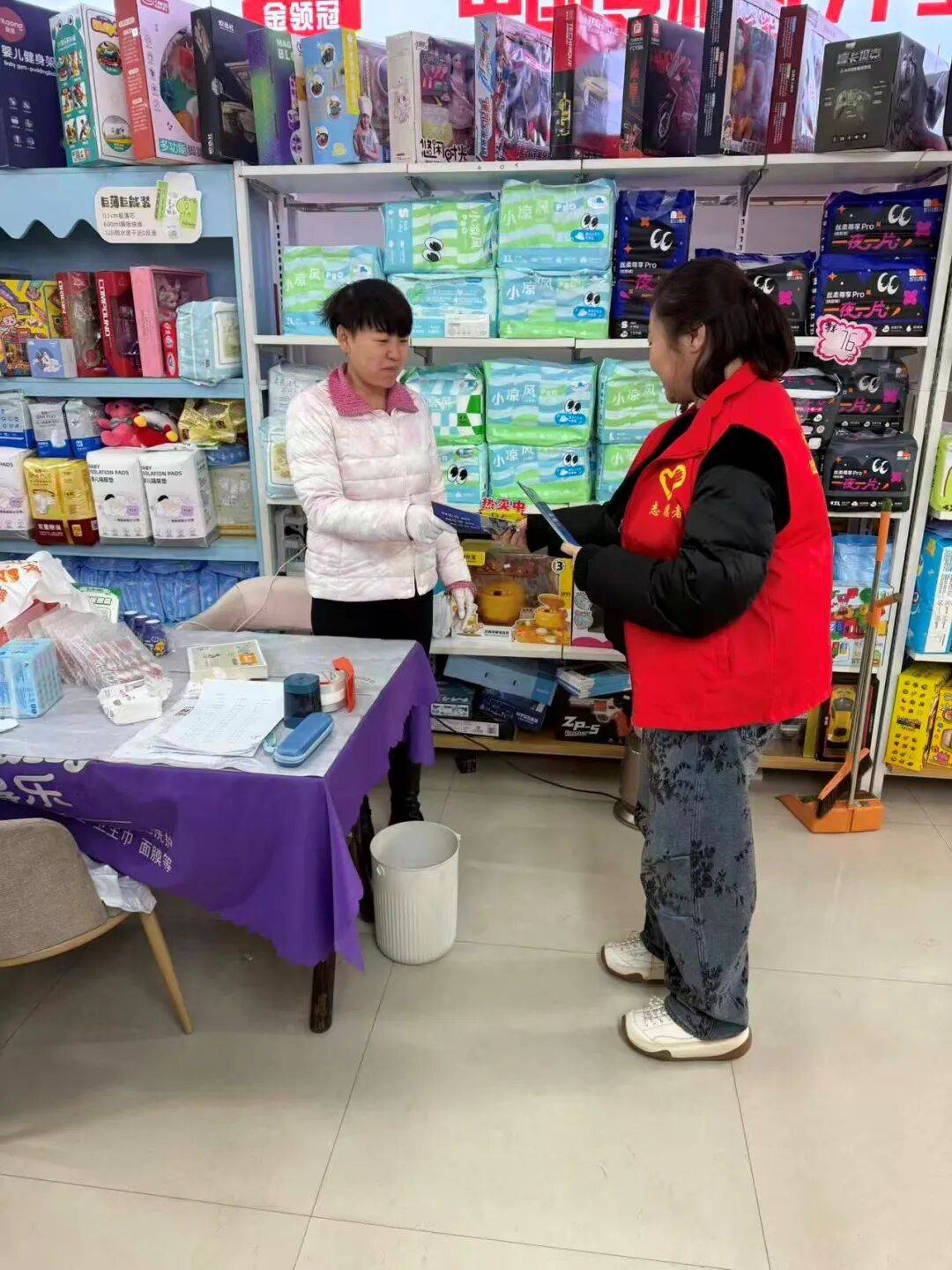 昆区总工会开展“12·4”国家宪法日宣传活动