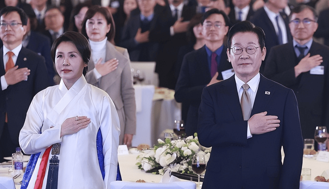 李在明北京首站不寻常，没有先和中方官员会面，而是直奔座谈会