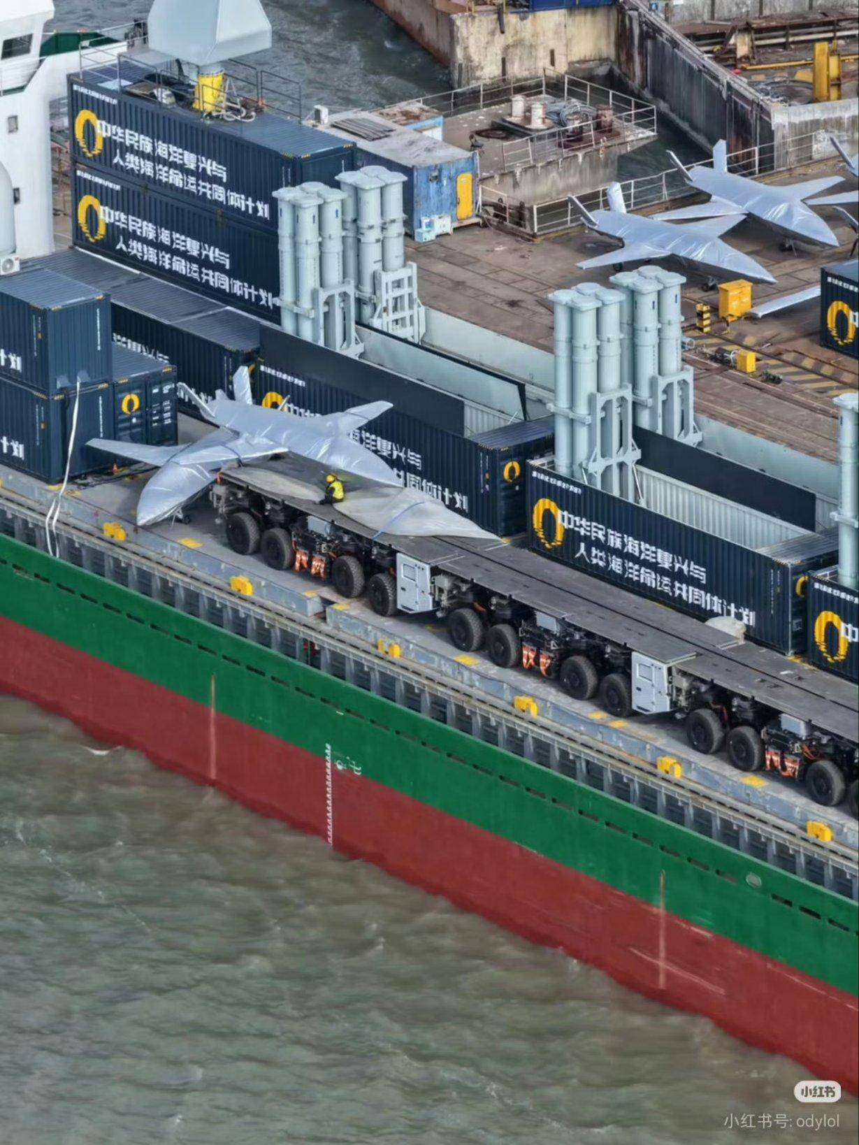 谁给的勇气?瑞典“击沉”052D驱逐舰,英国宣传打中国海军054A舰