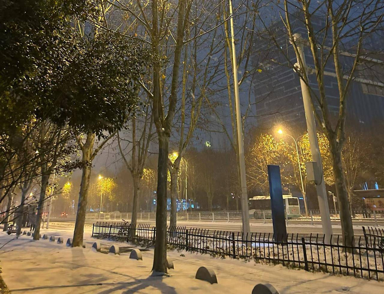 低至-8℃！武汉最大积雪深度7厘米！湖北多地降下大到暴雪，雪还要下多久？