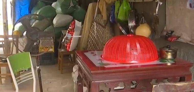 全身衣服不到20元，不抽烟不喝酒不交际，男子省吃俭用攒下789万，全没了